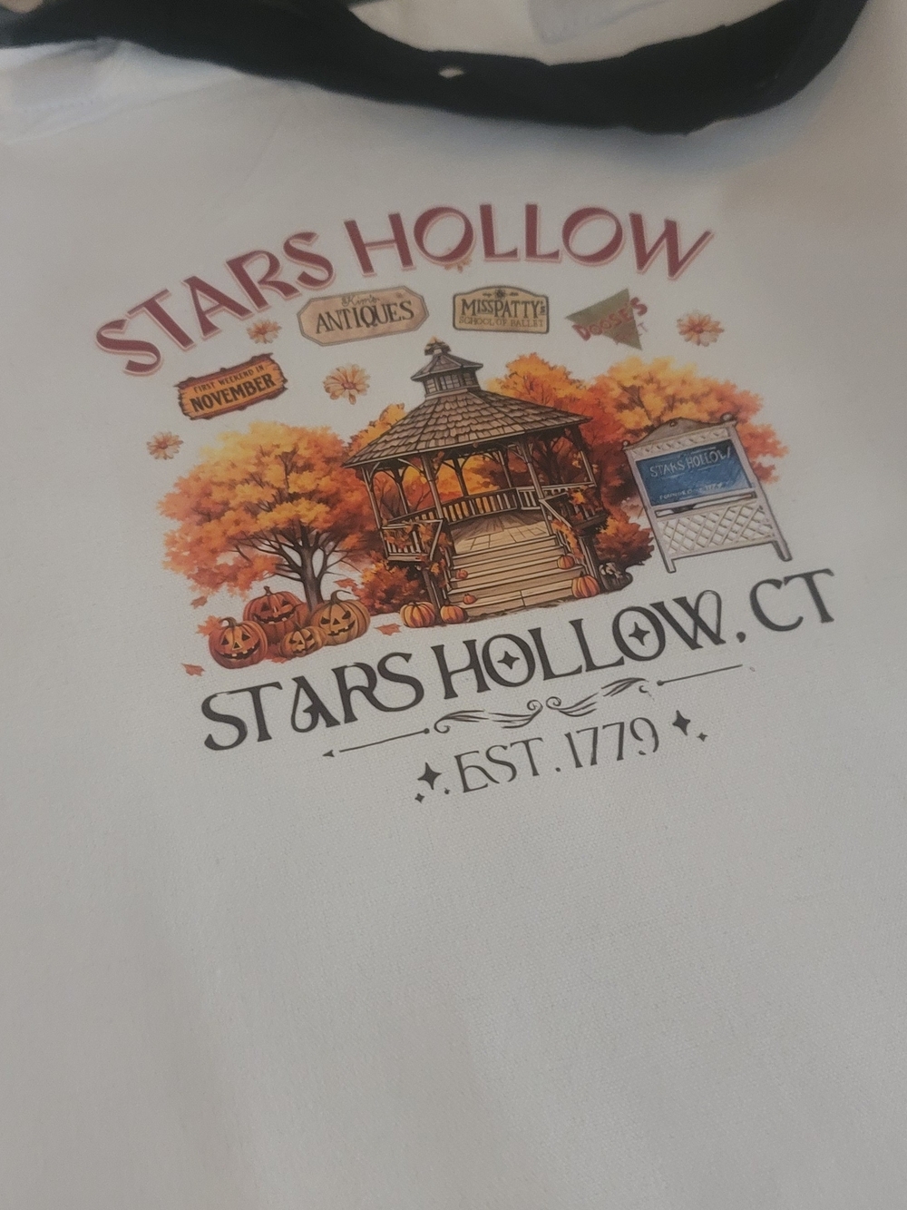 New Stars Hollow Est. 1779 White Tote Bag Gilmore Girls Canvas